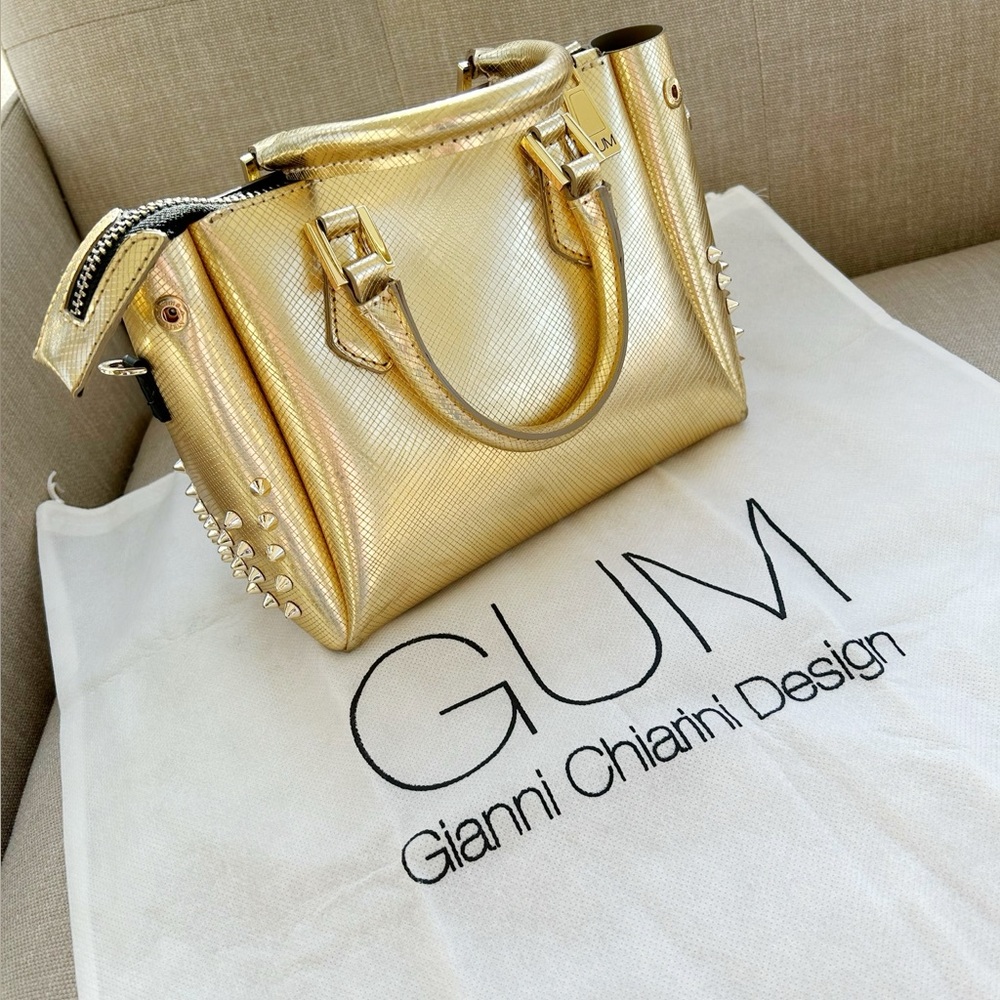 GUM Gianni Chiarini Gold Hand Purse